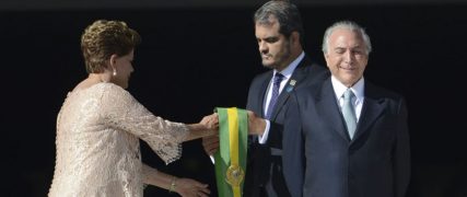 Com Temer denunciado, Dilma dá estocada nos patos amarelos que puseram o vice no Planalto