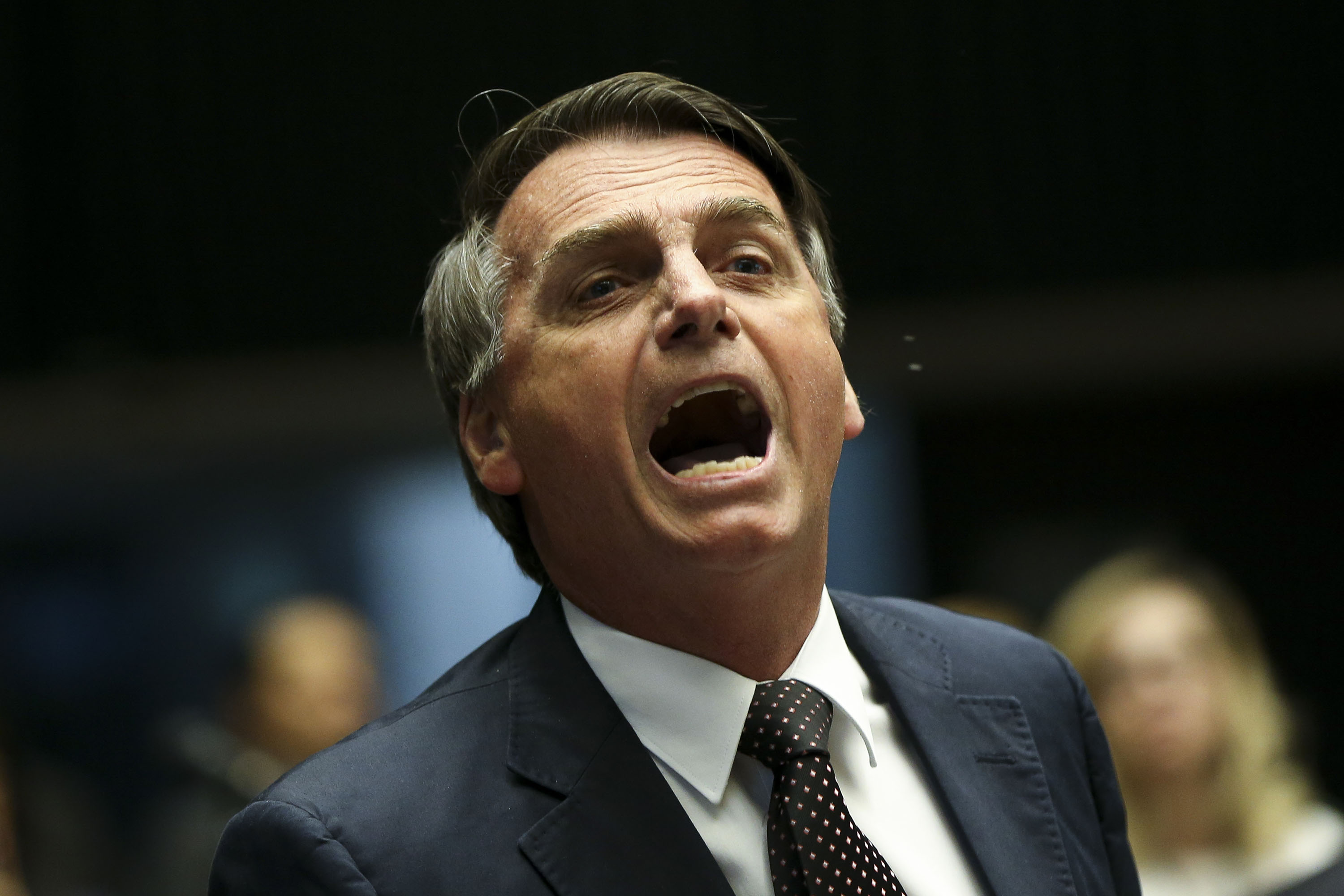 Bolsonaro diz que a Petrobrás não tem capacidade de investir. Mentira. Potencial de gerar caixa é maior que o da Exxon. Explicação desenhada para bolsominions