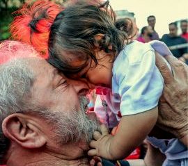 Dilma ao amigo Lula: NÃ£o hÃ¡ democracia sem #Lula Livre; que o novo ano seja de liberdade para vocÃª e o nosso paÃ­s