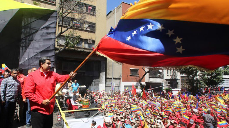 Marcelo Zero:  AlguÃ©m Ã© tonto o suficiente para achar que a derrubada de Maduro pela forÃ§a resolverÃ¡ alguma coisa?