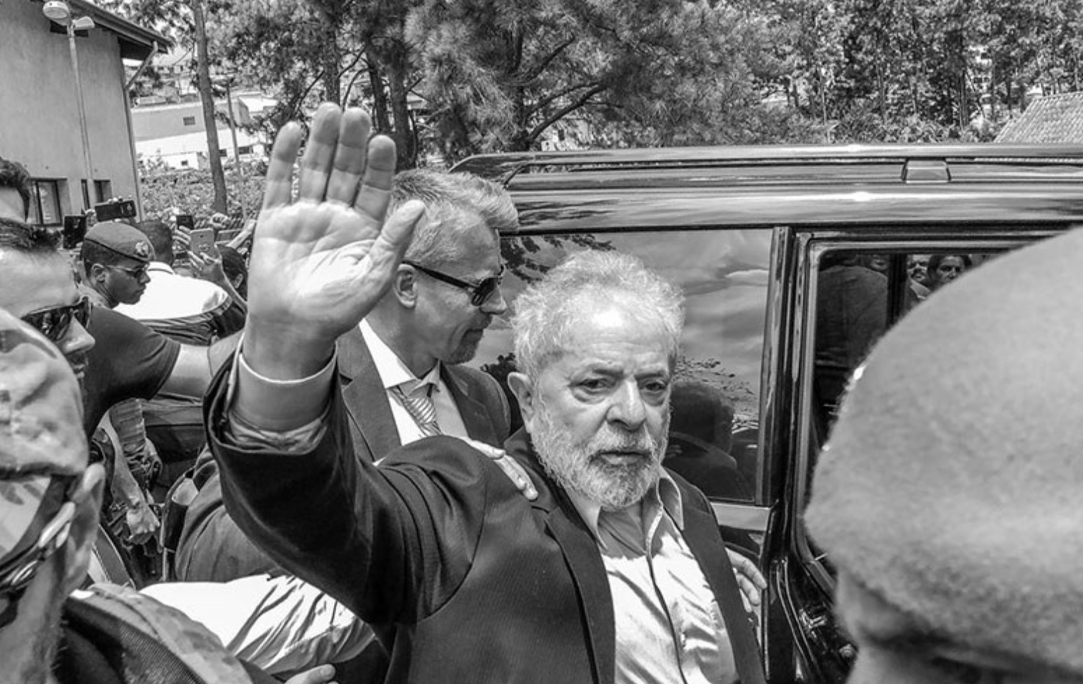Aragão: Lula é um exilado dentro de sua própria pátria