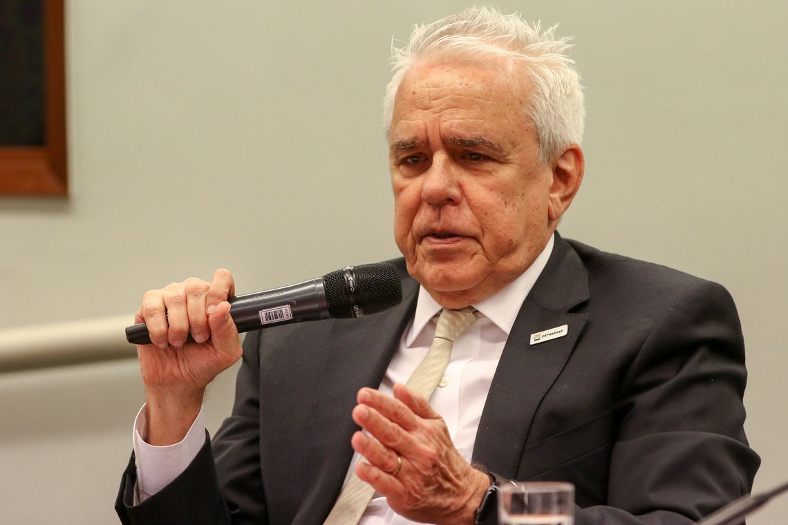 O Globo atiça Castello Branco contra Bolsonaro, enquanto ações da Petrobras derretem 20%