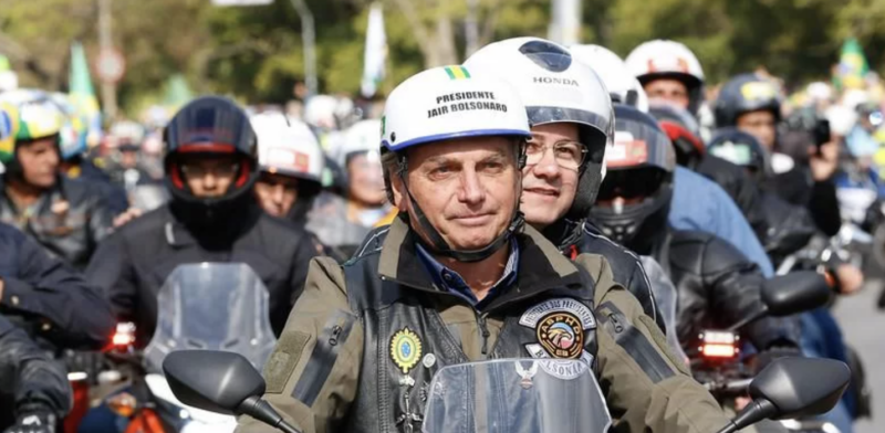 Damous: Sem apoio, Bolsonaro favorece base para promover “baderna” em 2022