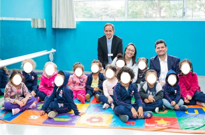 Coletivo denuncia Sergio Moro ao Ministério Público por uso de imagens de crianças para fins eleitorais e exposição ao risco de contrair covid; íntegra