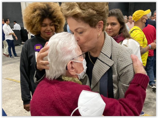 Dilma e Erundina no lançamento do Vamos Juntos pelo Brasil: Que encontro lindo e foto feliz!