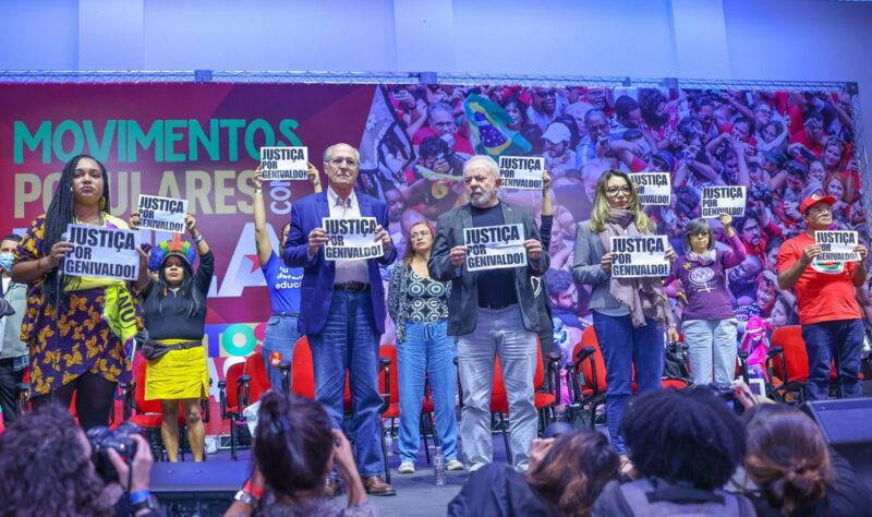 Lula, reunido com movimentos sociais, pede que o cobrem e ironiza Bolsonaro: “Nem deve ter dormido depois do Datafolha”